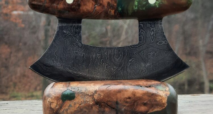 Ulu Made from Damascus Steel and Burl Wood